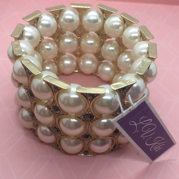 LV Kiki Jewelry - Fun Faux Pearl Cuff  NEW